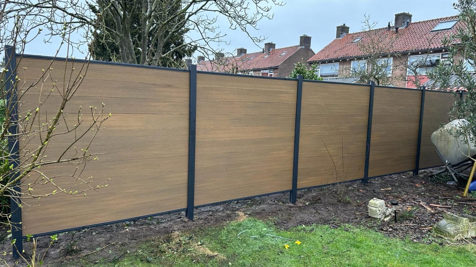 Composiet Schutting Teak MT Hekwerken composiet-schutting-teak-mt-hekwerken